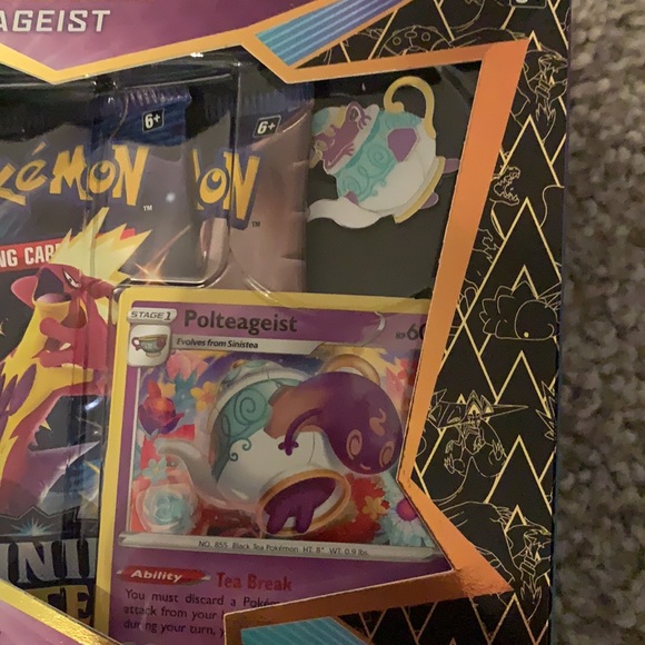 Pokémon Shinning Fates: Mad Party Pin Polteageist - Picture 2 of 4